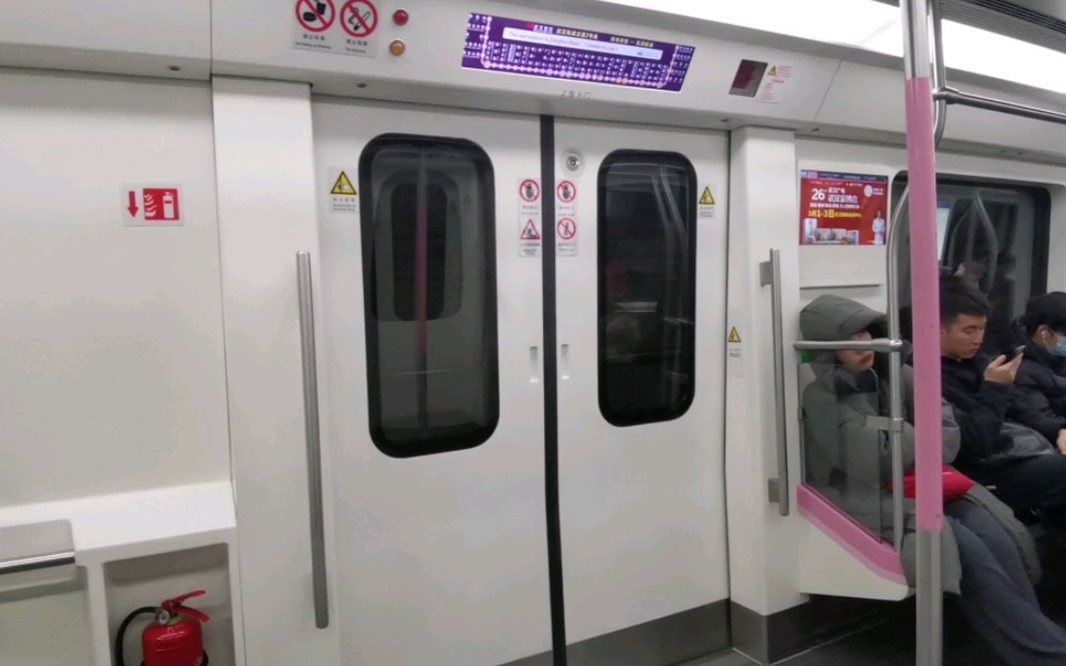 武汉地铁2号线车厢图片