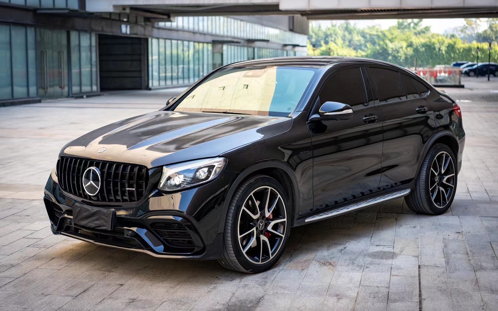 撕完膜之后黑武士风格的glc43,更显霸道运动!#奔驰glc43