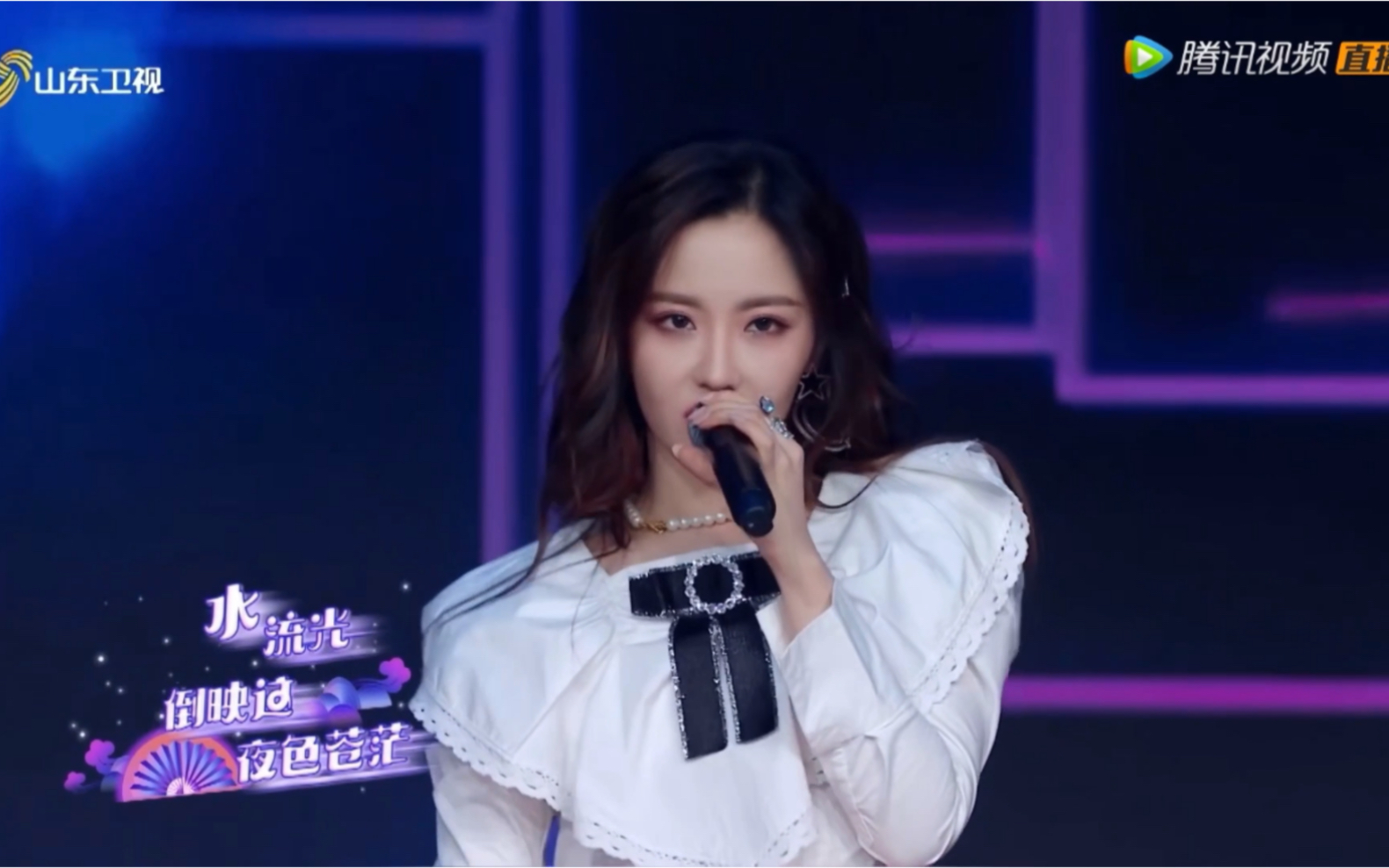 王艺瑾cut20210209硬糖少女山东卫视春晚舞台及采访王艺瑾唱的忆山河