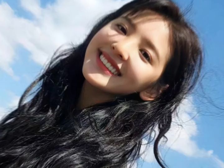 男生都喜欢笑容治愈的女生?