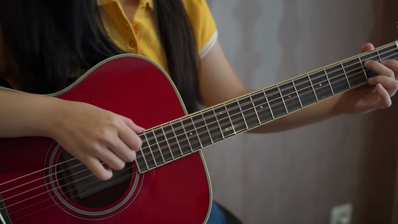 [图]Josephine Alexandra指弹吉他改编作品「Never Be the Same」演唱：Camila Cabello