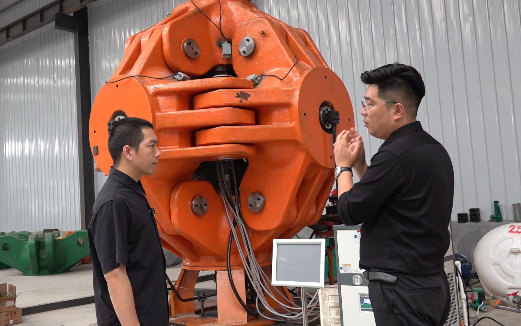 钻石=智商税?揭秘河南培育钻石工厂!