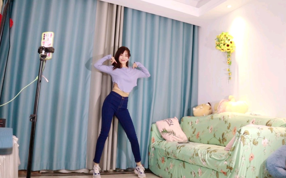 【小君】牛仔裤 运动鞋 跳一曲_哔哩哔哩_bilibili