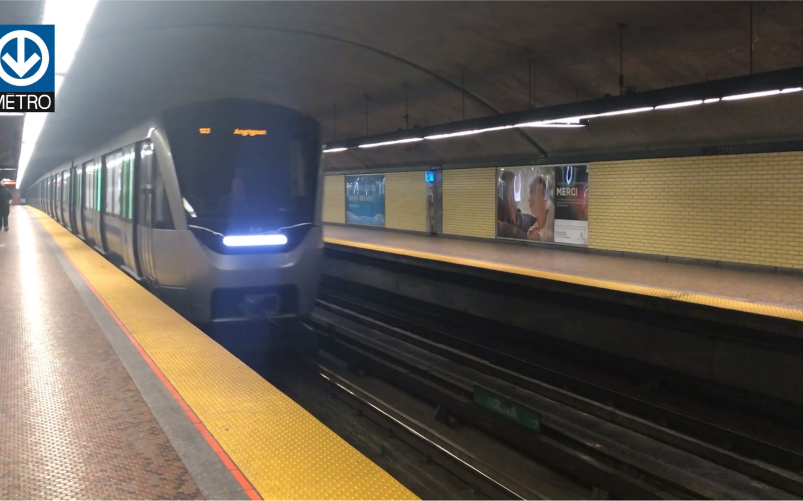 地铁】绿线列车往angrignon方向进joliette站- montréal metro_哔哩