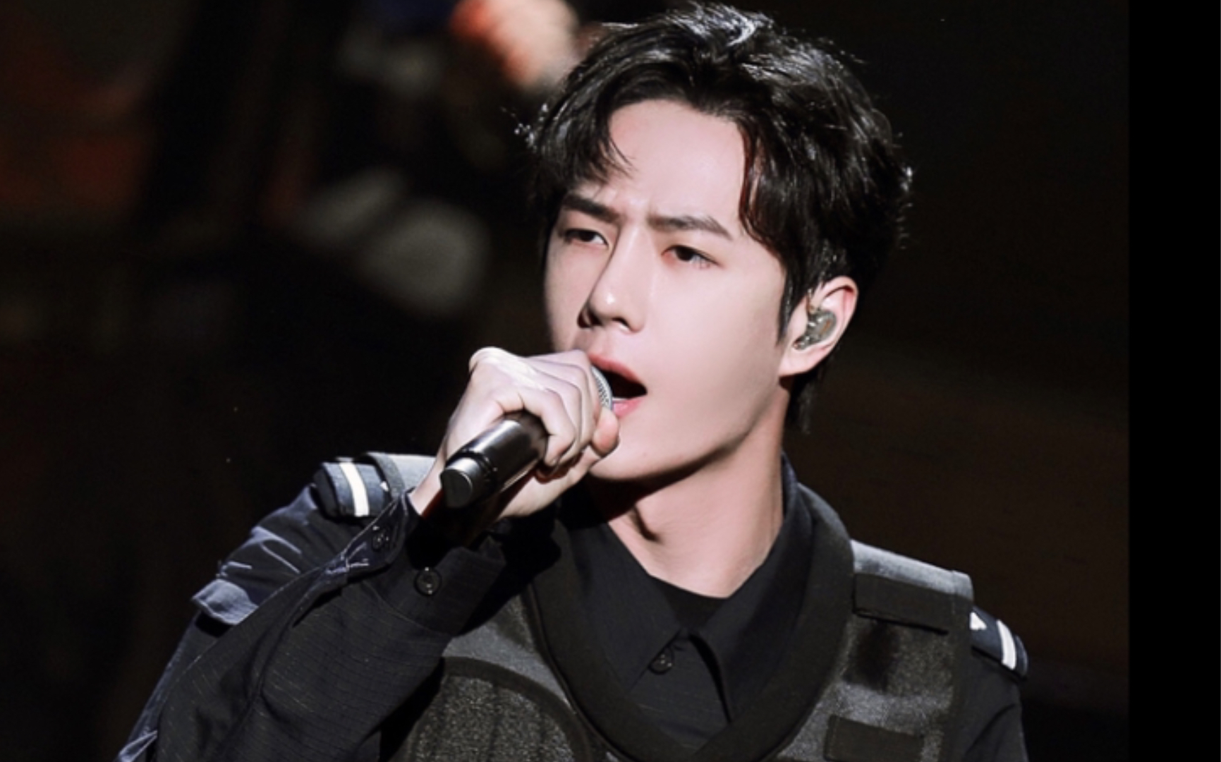 首届中国警察节  王一博渴望光荣舞台