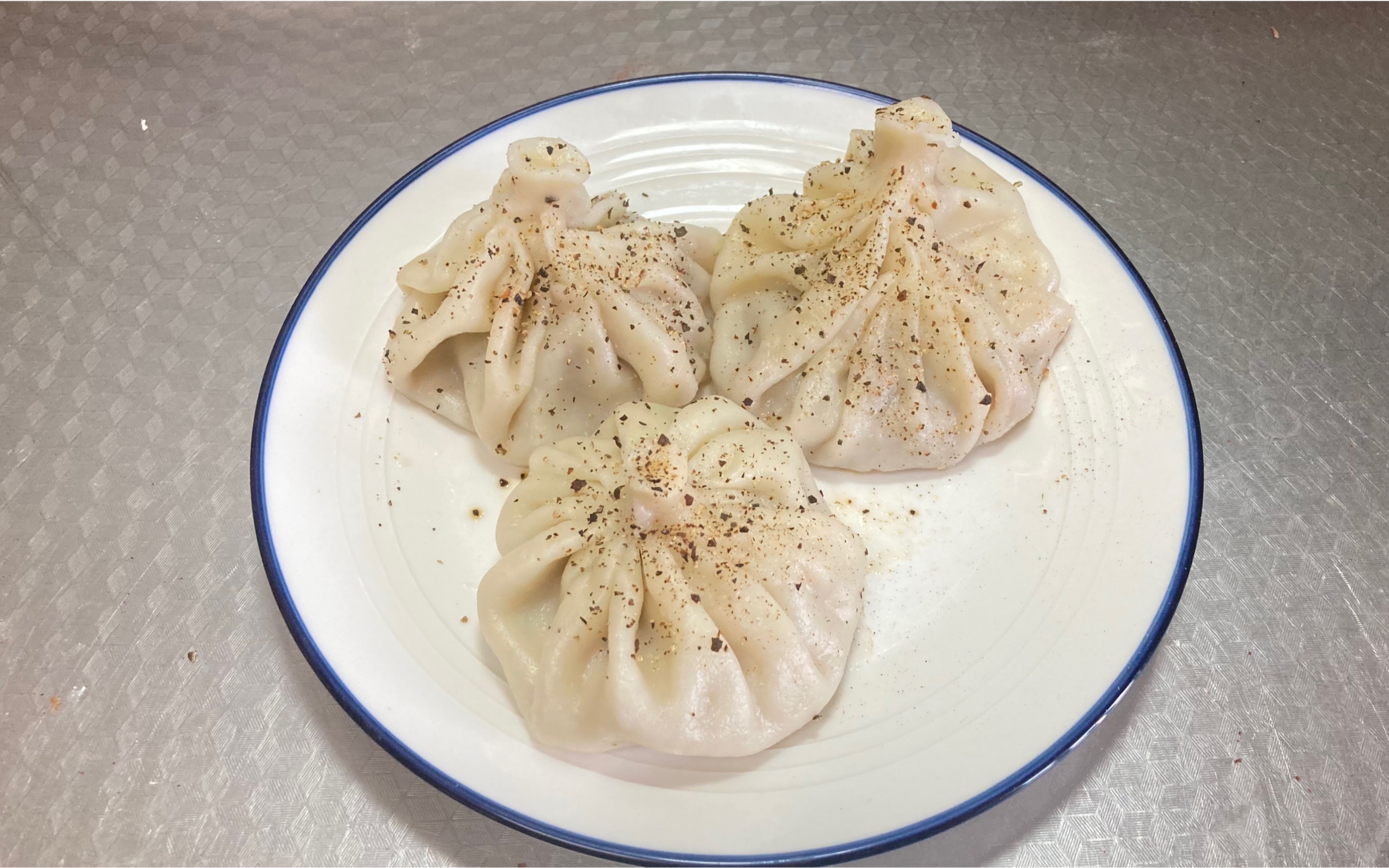 俄罗斯,高加索大叔特色美食,高加索特色水煮包子～亨卡利(khikali)