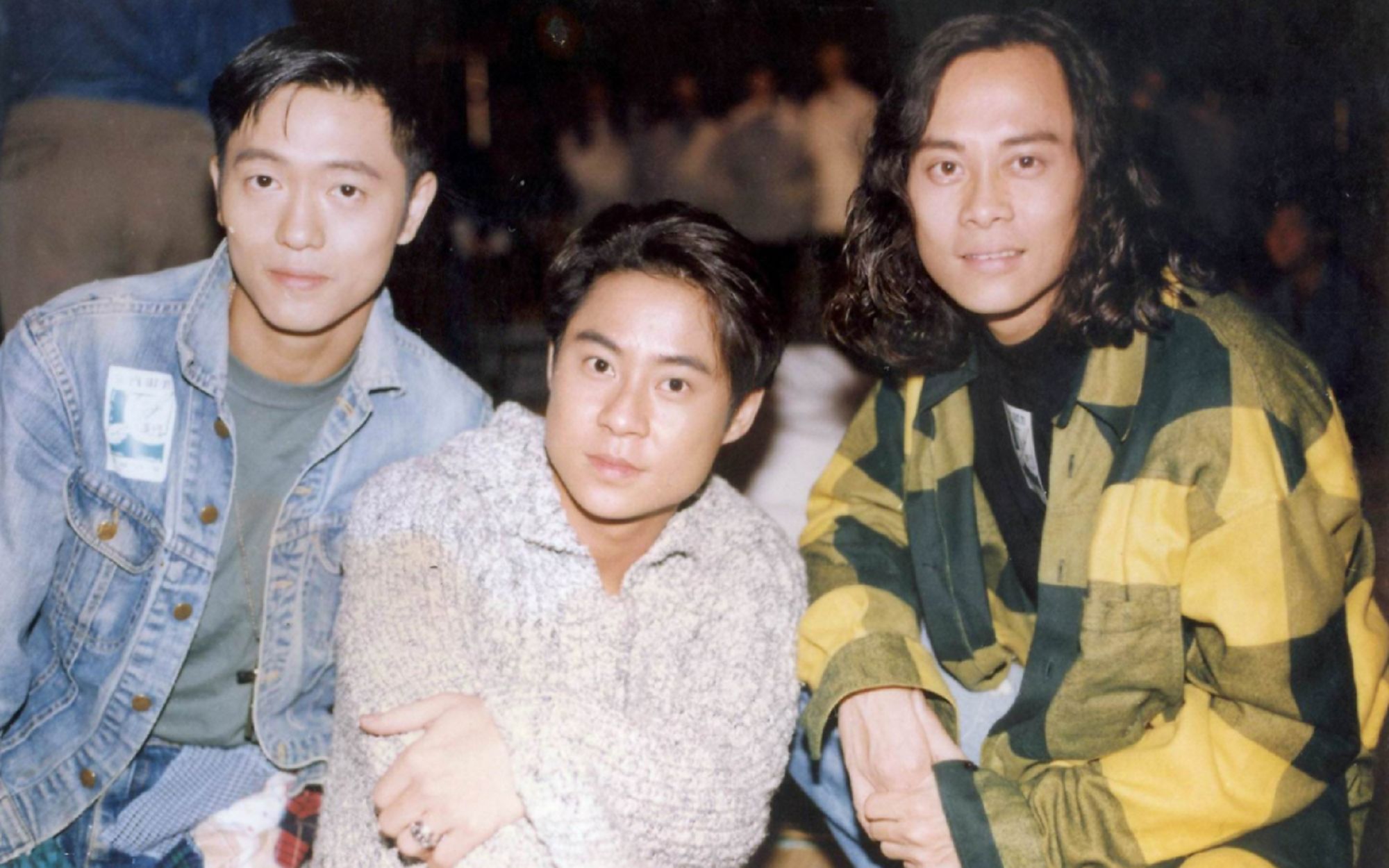 万梓良夫妇颁奖,草蜢乐队《失恋》获得十大劲歌十大中文金曲奖