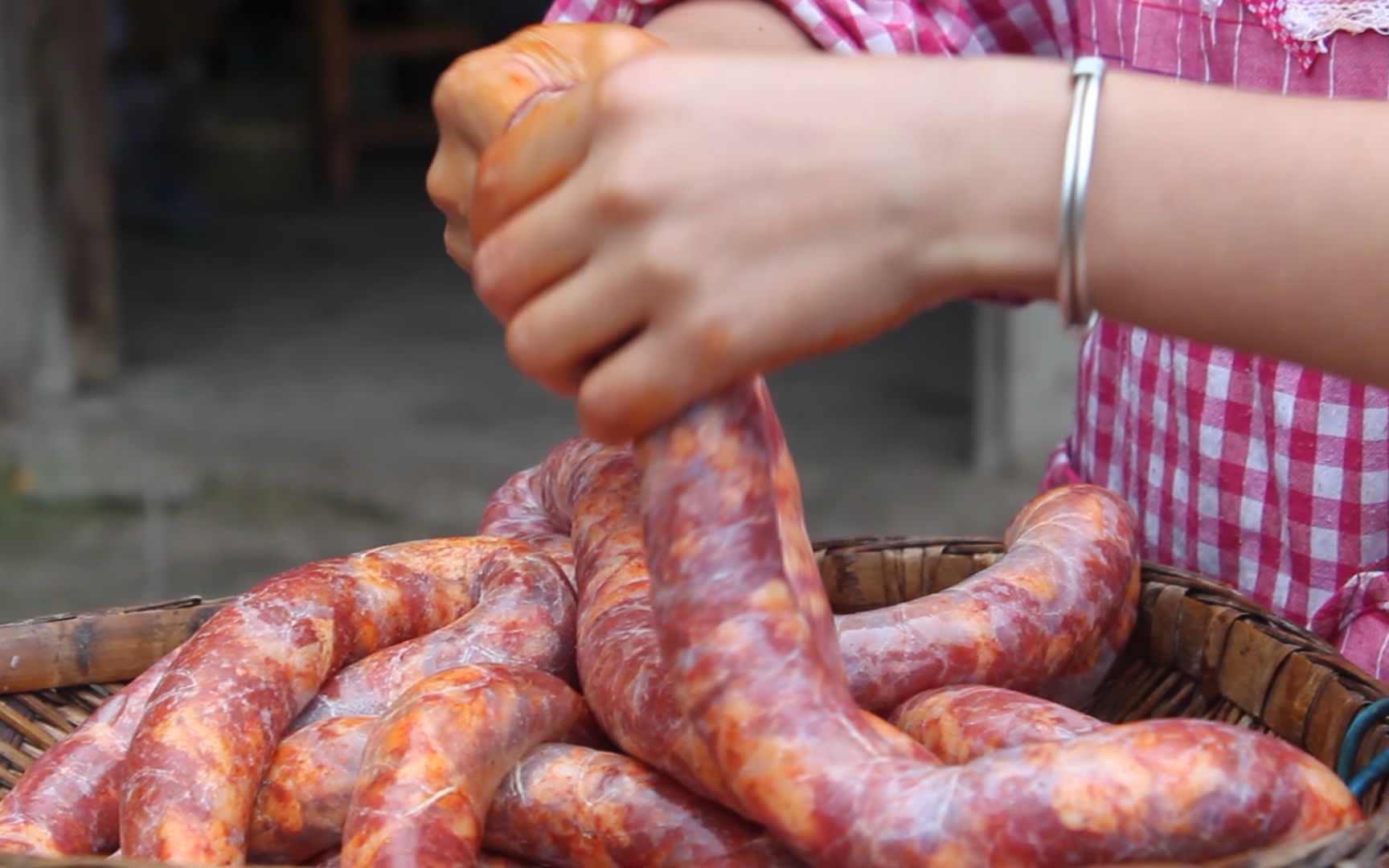 桃子姐教你手工香肠的正确装法配方和步骤全告诉你