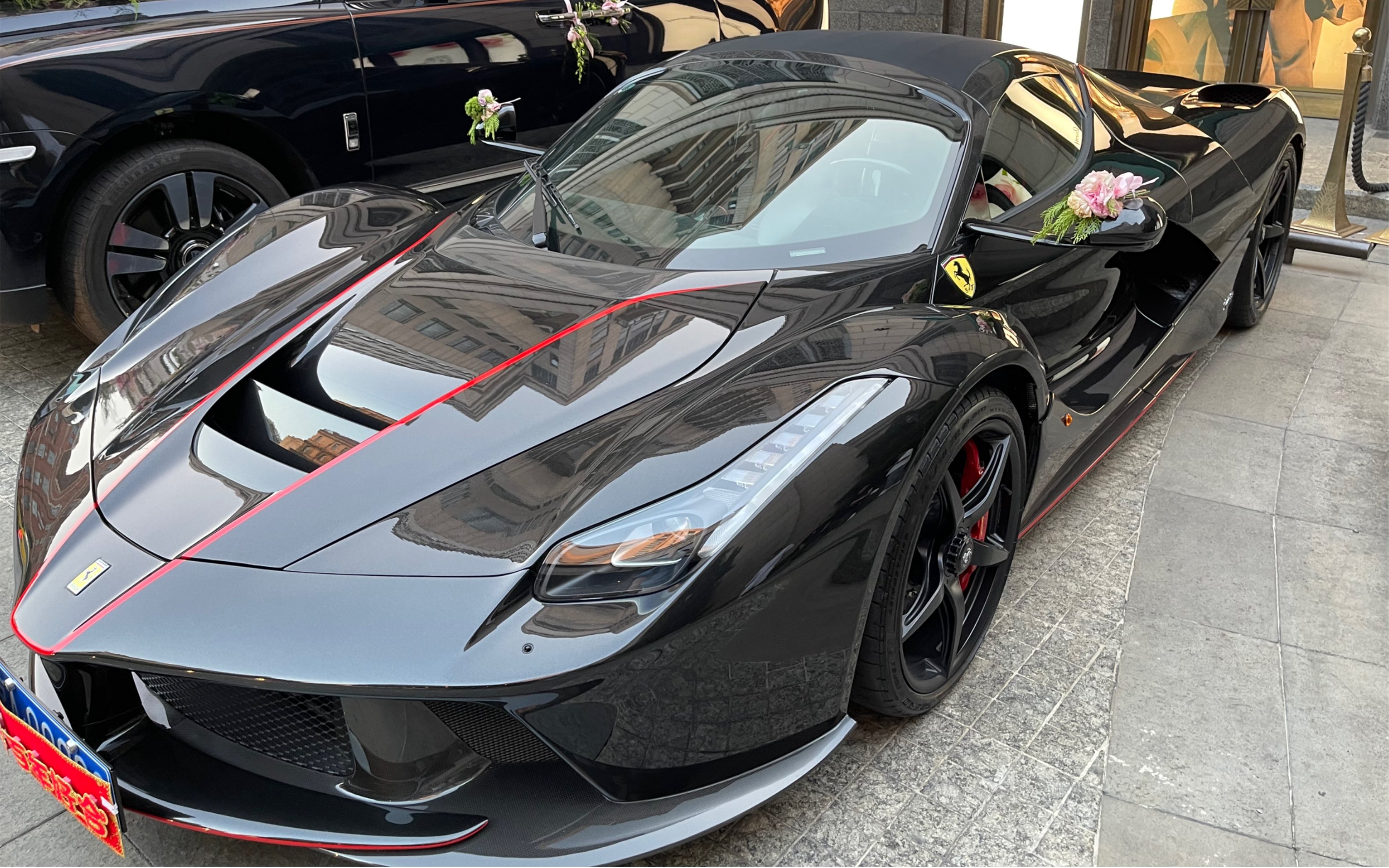 拉法敞篷】这个车厉害了,初次见面,黑色的ferrari laferrari aperta