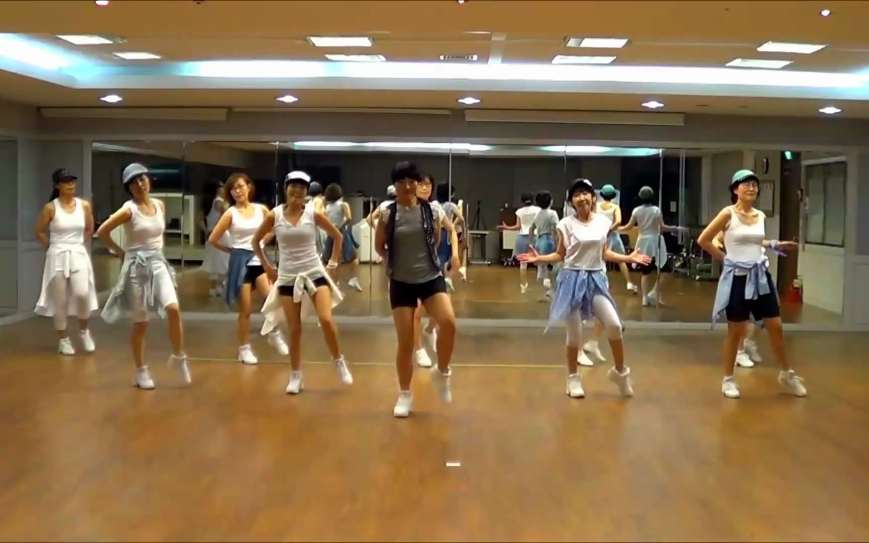 [图]怀旧金曲-You Are My Sunshine Line Dance(Beginner Level)