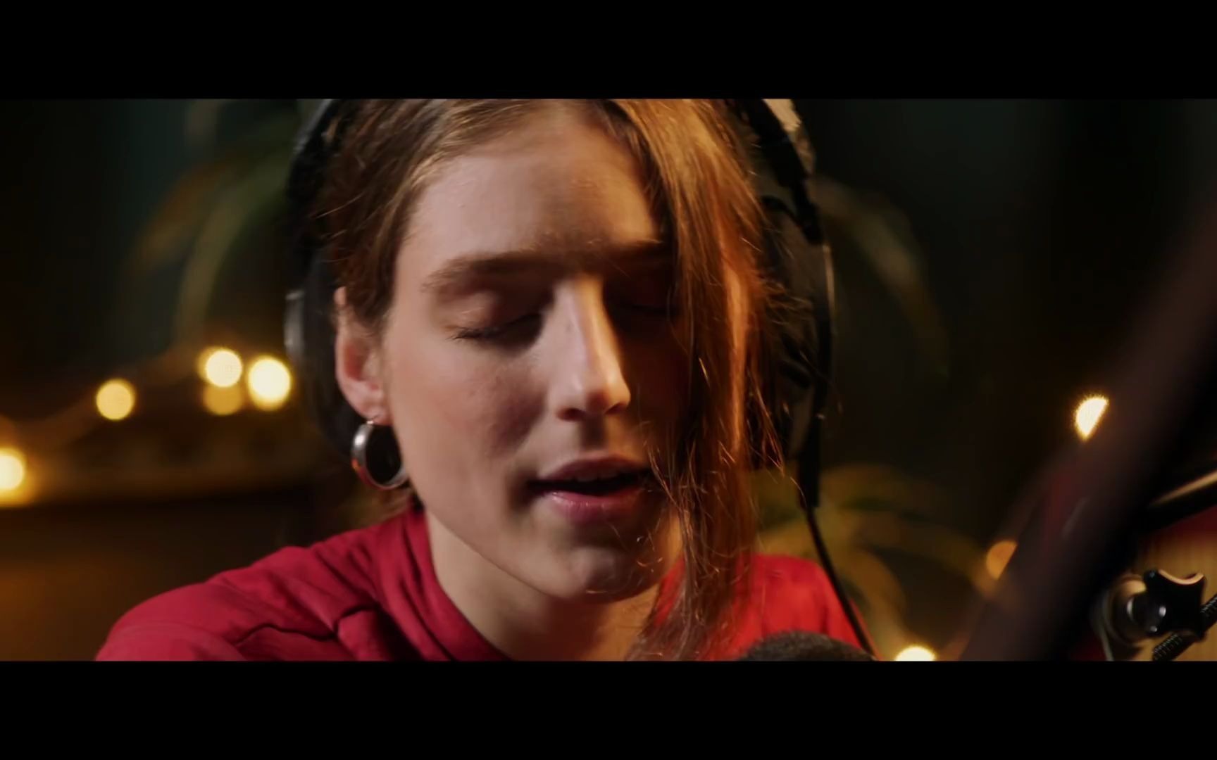 birdyjustlikeariverdoesliveperformancevideo