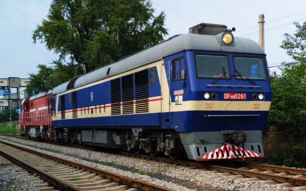 中国铁路 矿务局专线 df8b 0262 单机牵引df10d 0221 演马矿三道通过