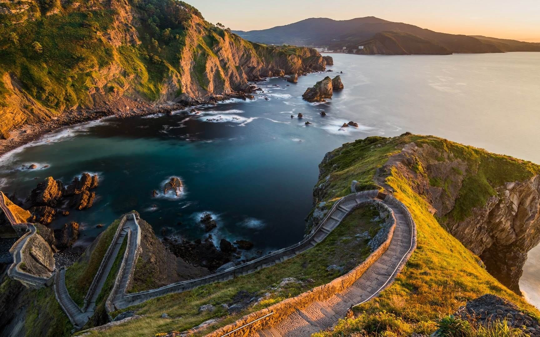 从西班牙巴斯克自治区的加兹特鲁加特岛眺望(08 anton petrus