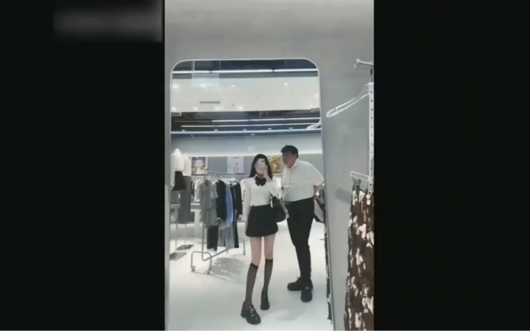 接受榜一安排的商场真空任务 有点害羞