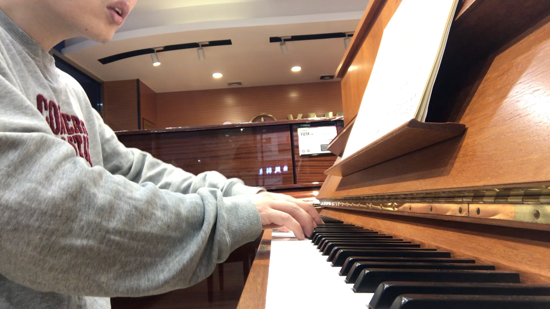 昆明上门钢琴老师 钢琴陪练 钢琴调律师