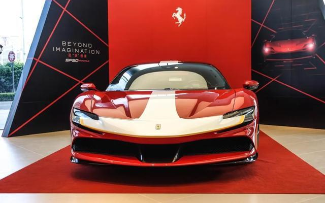 古罗帝义塔利rsx雨天疾驰