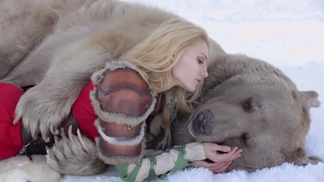 【棕熊】斯捷潘和美女_哔哩哔哩 (゜-゜)つロ 干杯~-bilibili