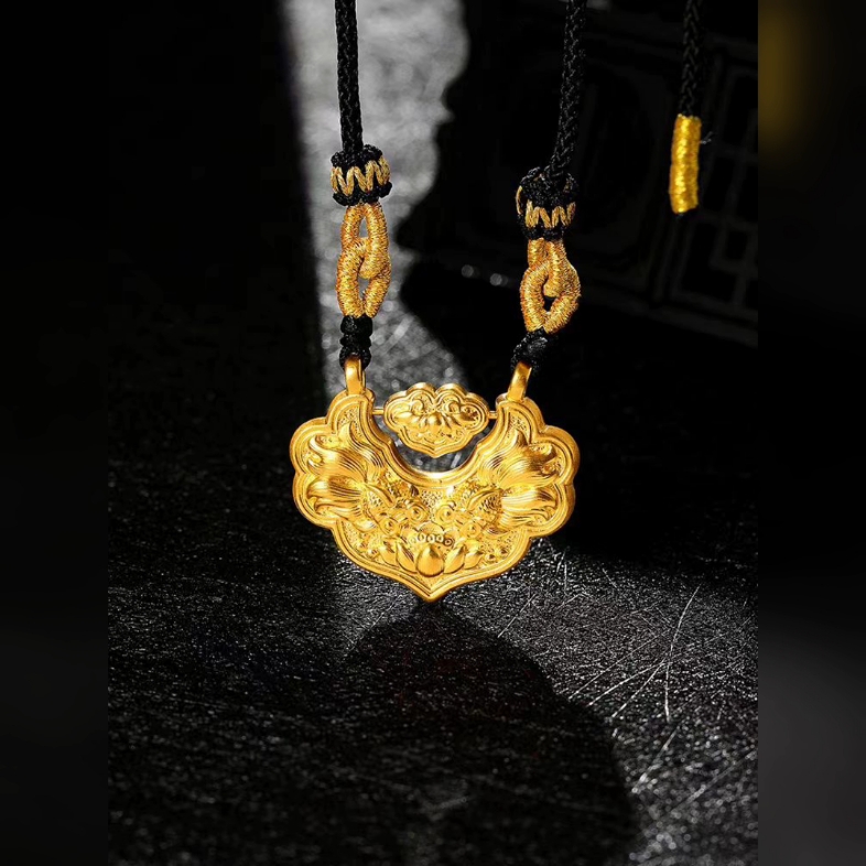 黄金锦鲤锁的寓意:富贵吉祥,健康和幸福.