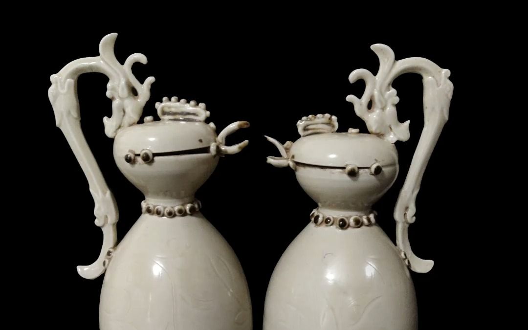 钧窑月白釉六棱三足洗