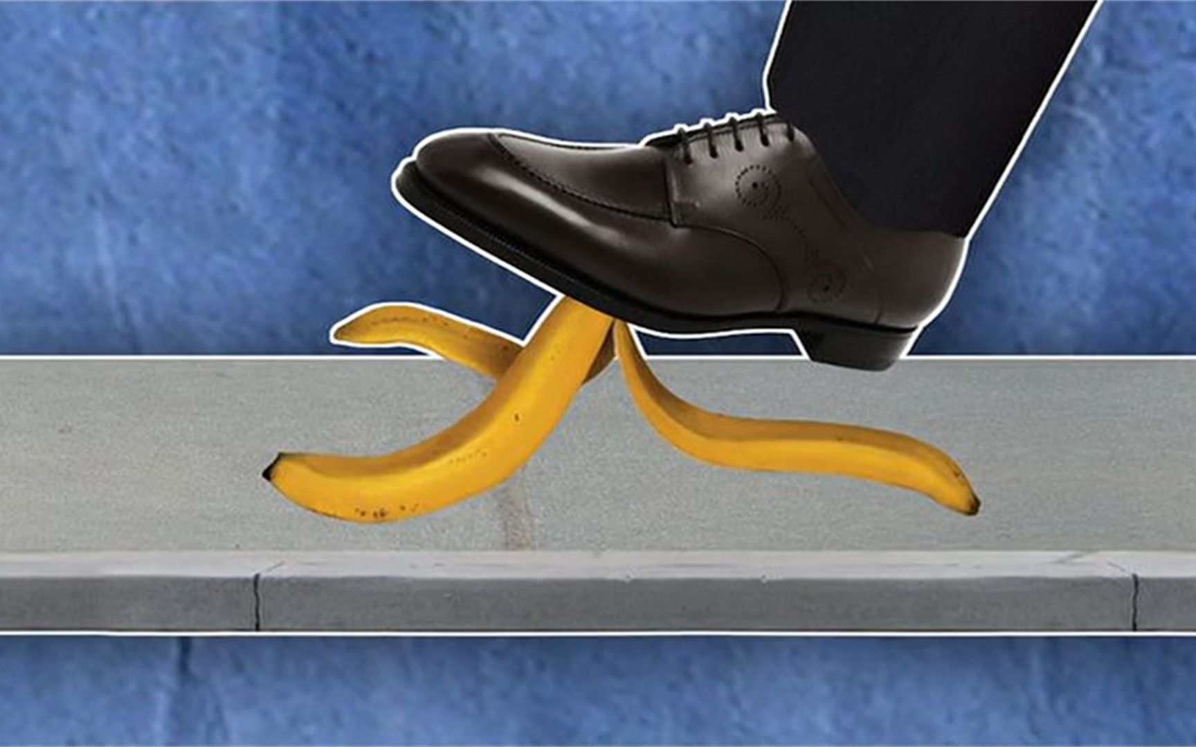 踩到香蕉皮滑倒图片