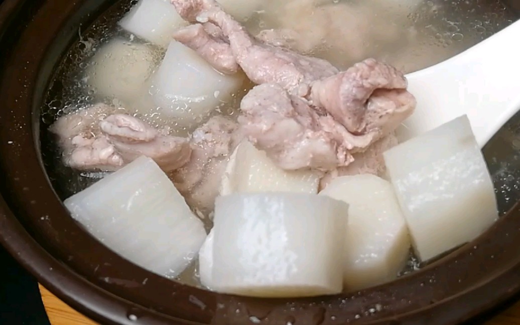 淮山瘦肉汤的功效(淮山瘦肉汤:祛湿健脾,益气养血)