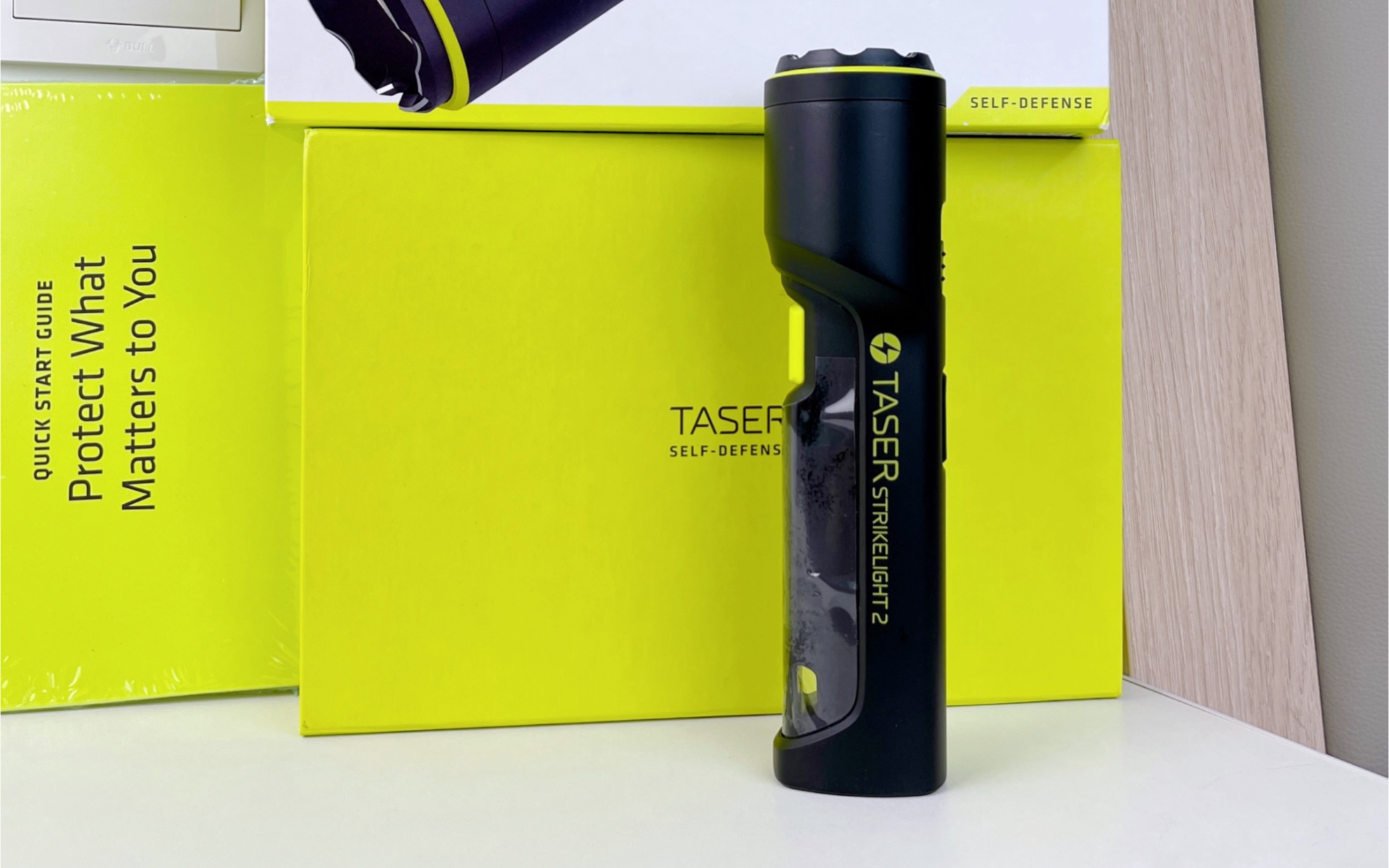 泰瑟2代多功能战术脉冲手电