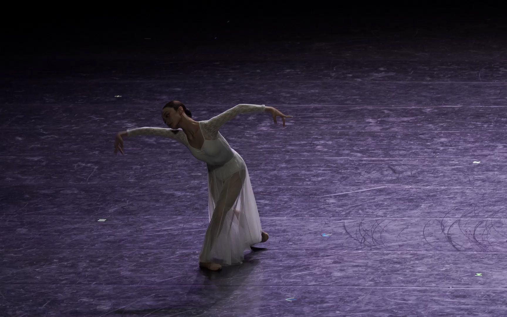 第十三届"桃李杯"芭蕾舞 青年组现代舞《一叶听秋》 浙江音乐学院 庹