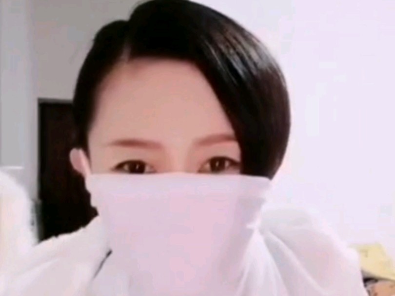 小姐姐戴粉色莫代尔口罩3