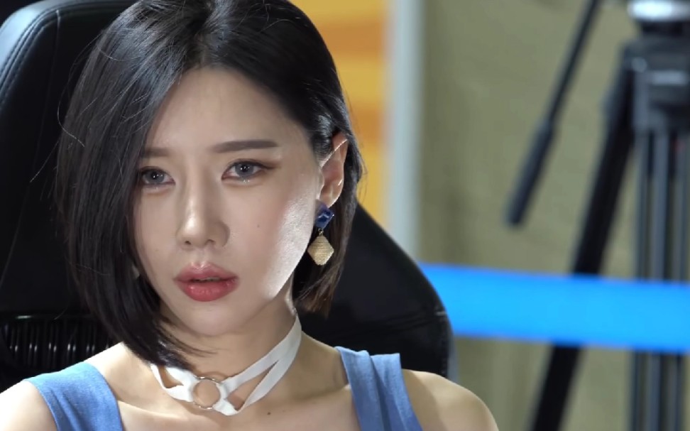 顶级车模宋珠儿,身材无敌了._哔哩哔哩_bilibili