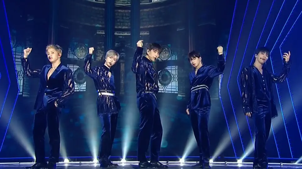 ASTRO 191206 ASTRO BlueFlame ROLLER COASTER DANCE