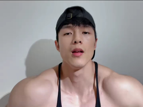 "肌肉男 "要做一个有胸肌的男人 恐怖拉丝