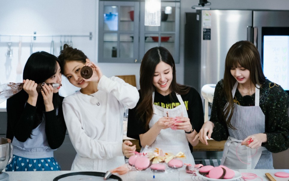 【blackpink】在bp house笑声合集 具治愈性的笑声!