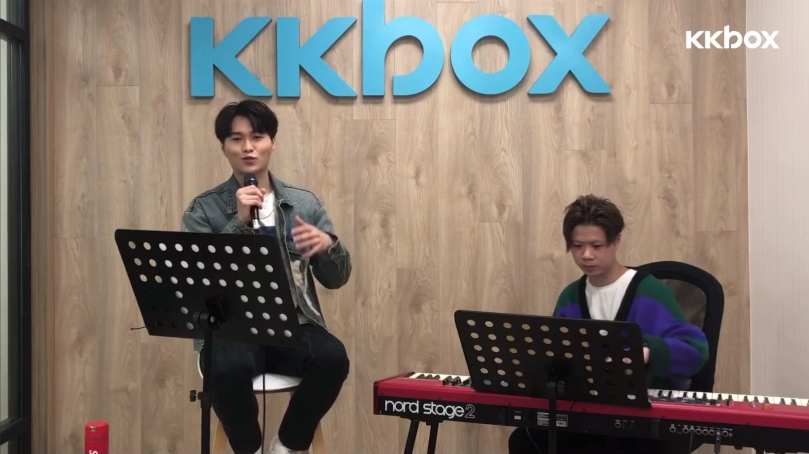 [图]胡鸿钧 kkkbox live 《伟业街》、《笑忘书》、《没身份妒忌》、《太难开始》、《很久不见》