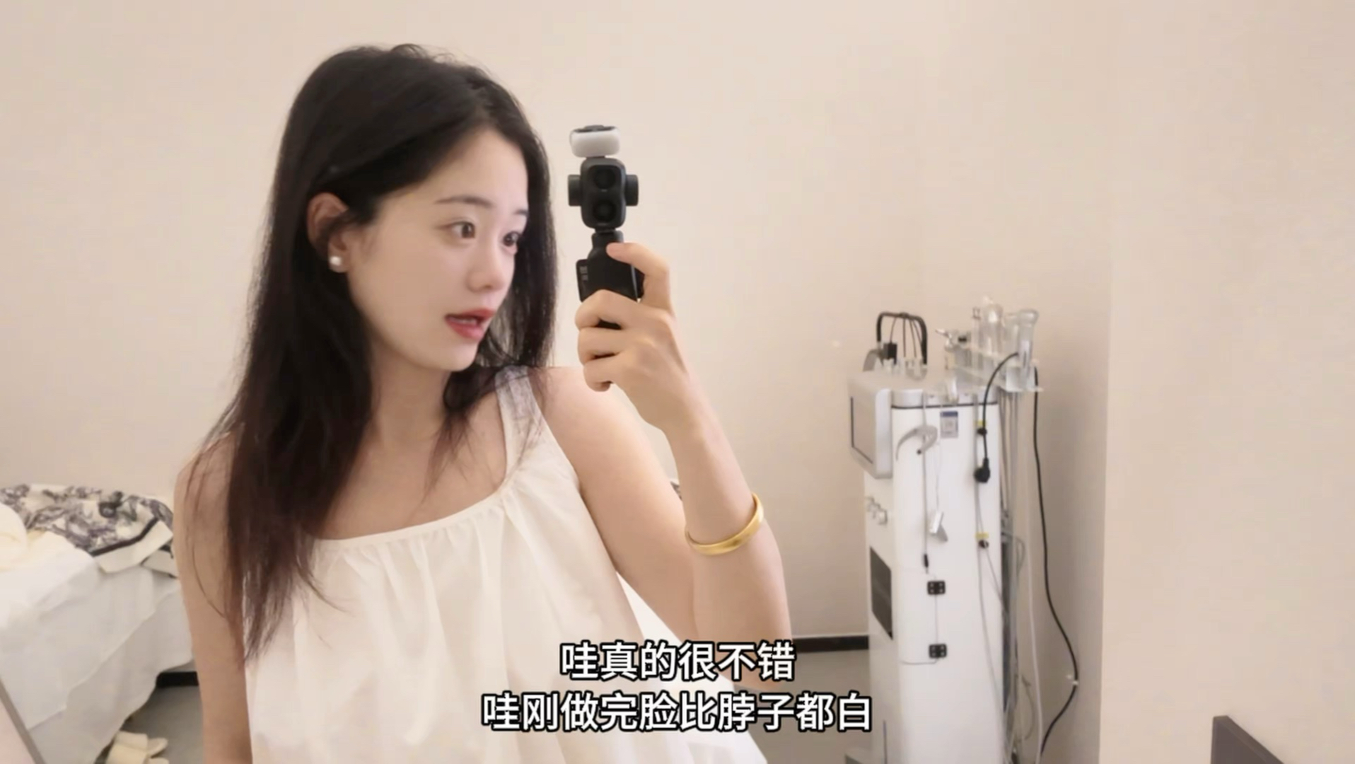 第1370期 你的异地恋女友日常报备：周末啦回爸妈家+顺路做美容+吃蛋糕+回家一桌子菜+遛狗