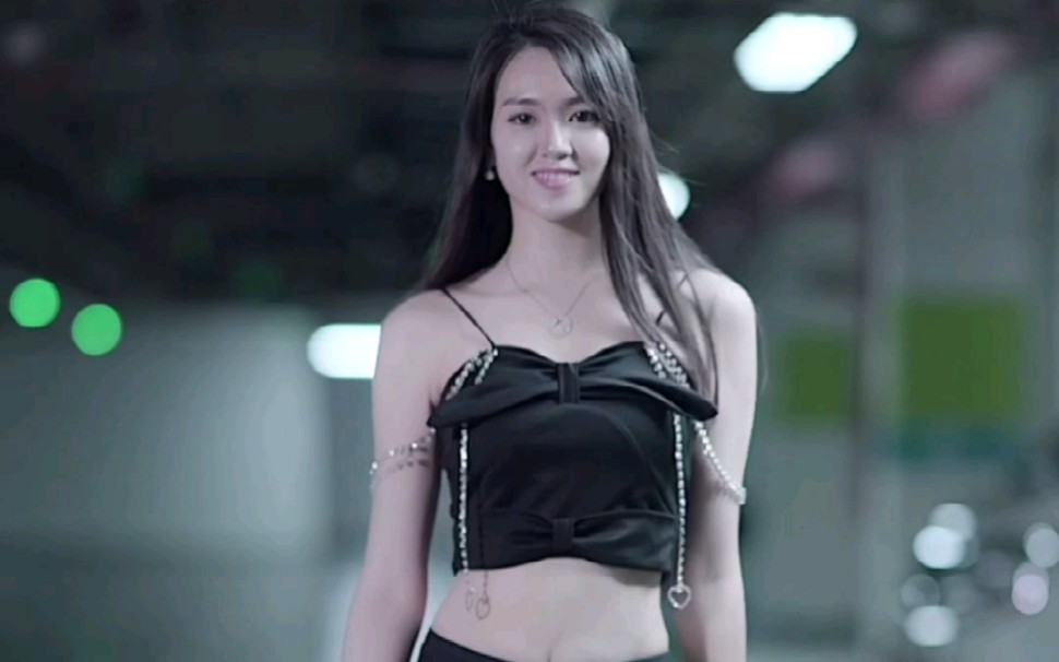 活动  新人报道小依依～身高177cm的东北妹子创业道路上努力的北漂