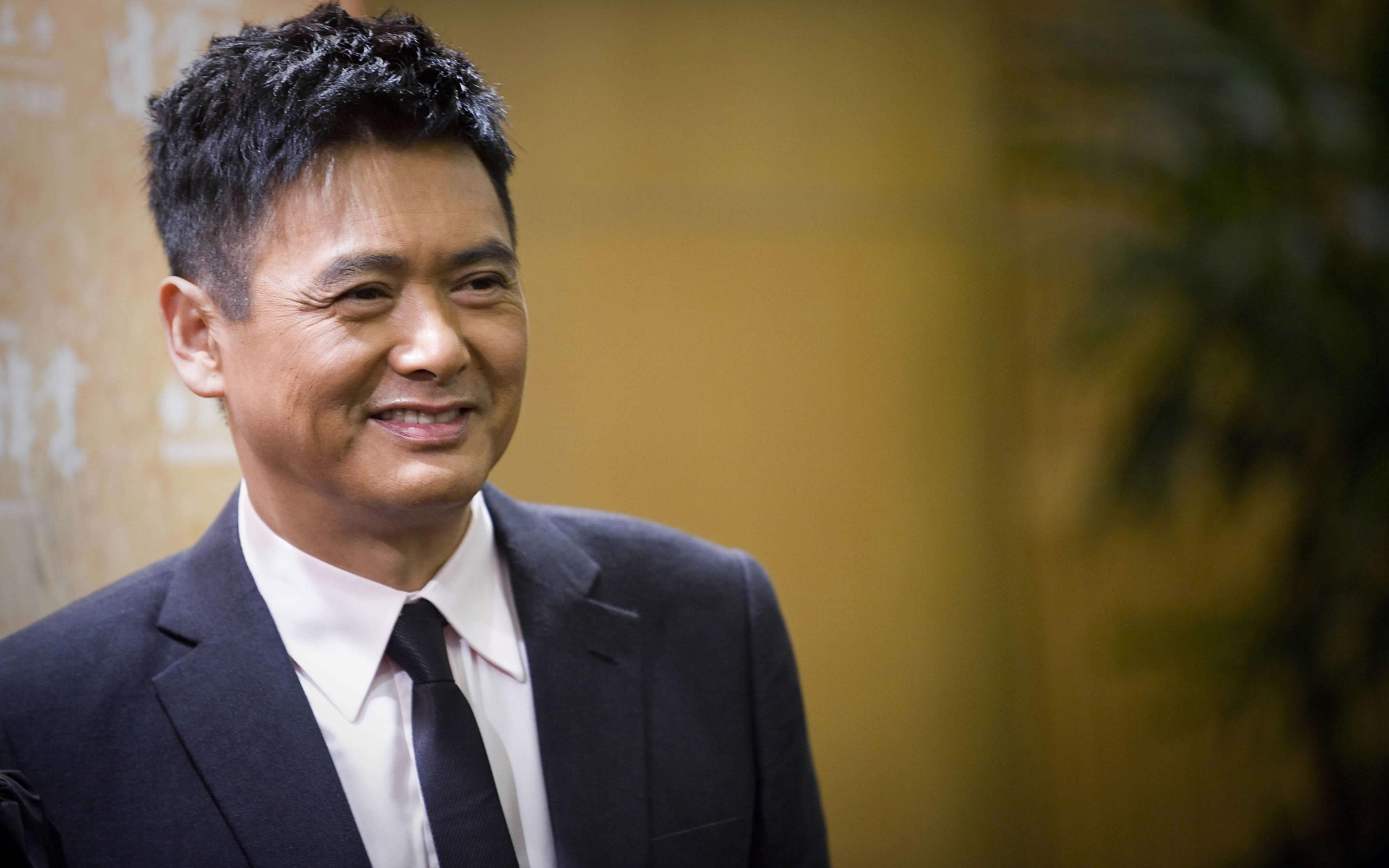 鲁豫有约:平淡才是真,周润发直言童年经历对自己现在的影响很大!