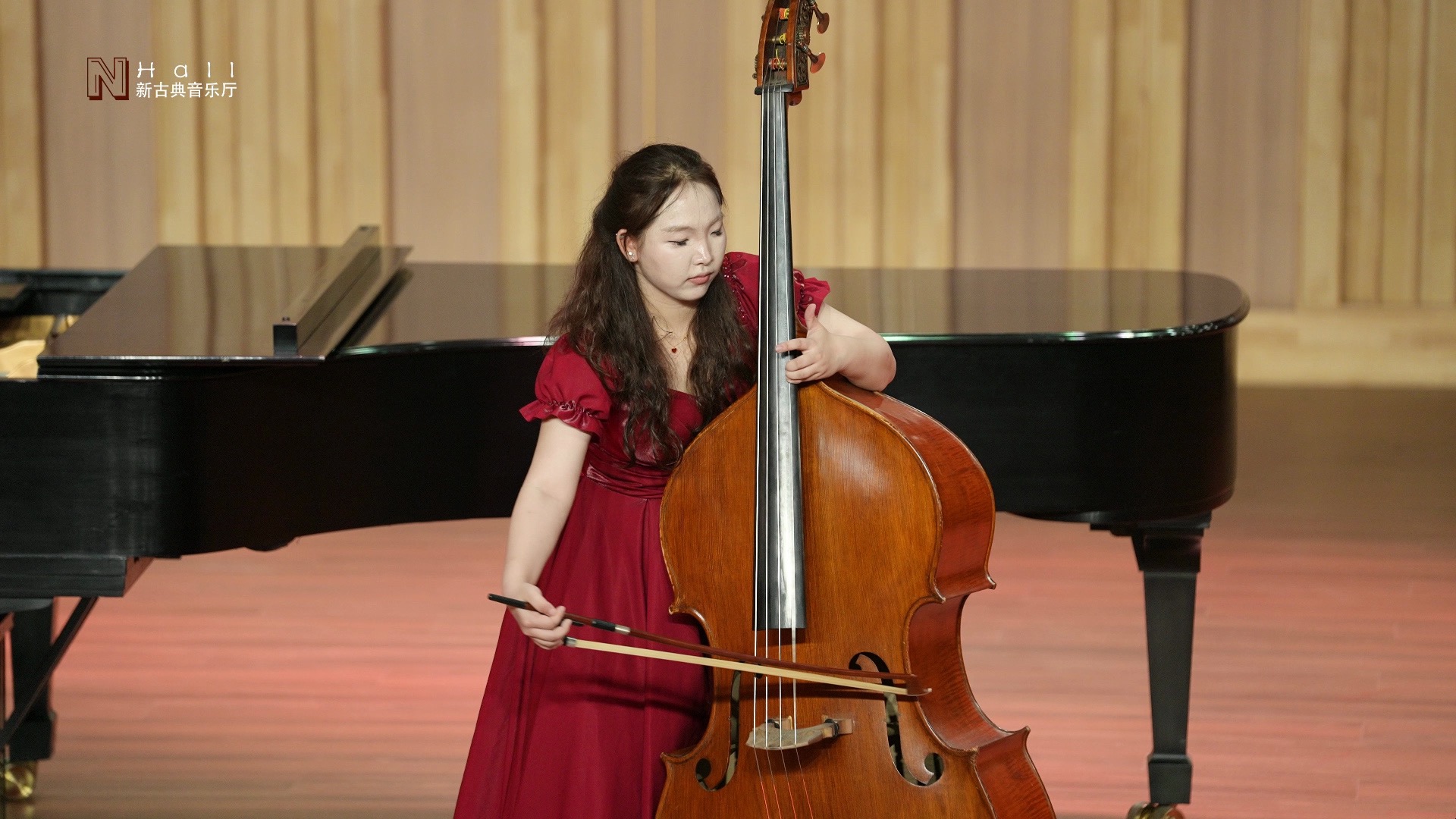 王潇禾低音提琴独奏音乐会节选3