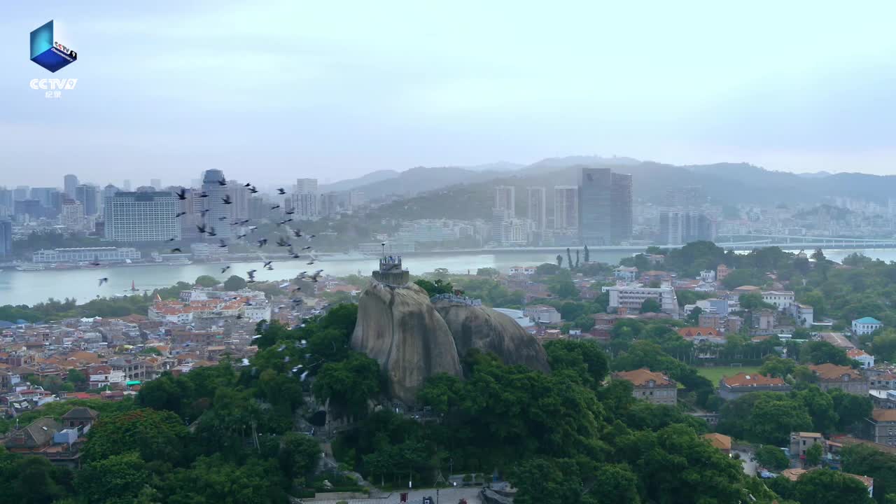 [图]海中的花园 中西风情的合璧 来鼓浪屿聆听东西方文化的合奏！《中国微名片——世界遗产》（第一季 ）【CCTV纪录】