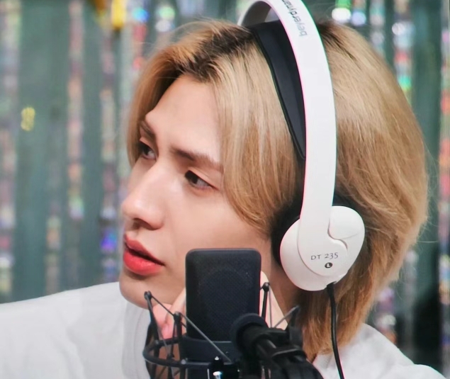 分享韩国摇滚男歌手李周演美图合集!