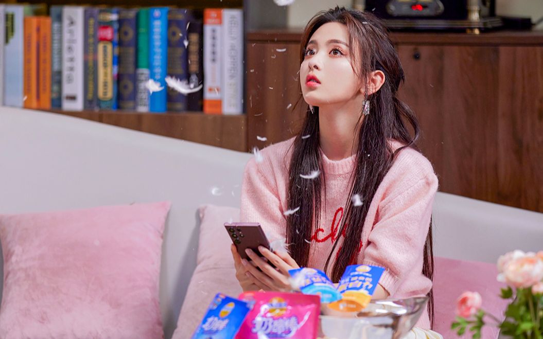 情景喜剧《家有姐妹4》杨超越表演过于投入沉浸在剧中cp无法自拔!