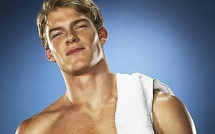 Alan Ritchson 阿兰 . 里奇森哔哩哔哩bilibili