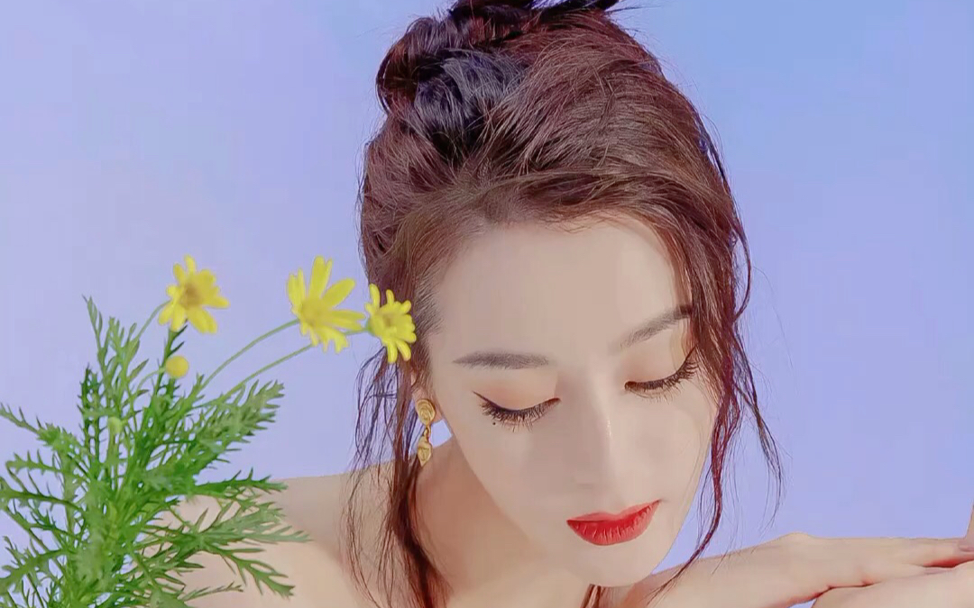 迪丽热巴是花仙子吧