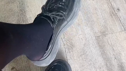 穿了好几天袜子真的好酸臭