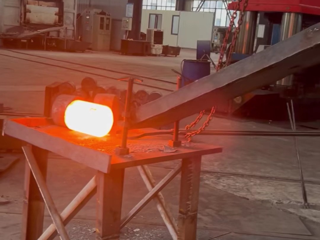 直径200圆钢透热锻造中频感应加热炉 透热均匀 加热快