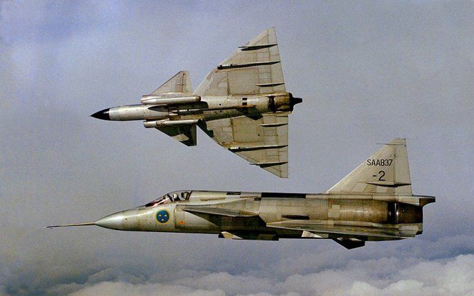 北欧铁翼闪电突袭:dcs world 萨博ajs-37 "雷"突袭敌方护航船队