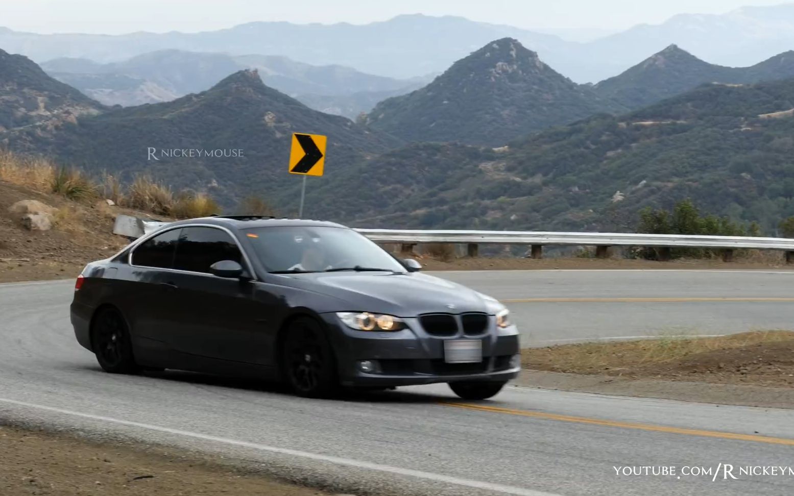 [图]后驱山道出弯失控 e90 coupe