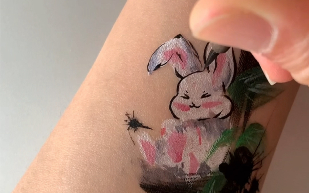 面部彩绘教程年画兔兔一次性纹身图案教程手绘作品