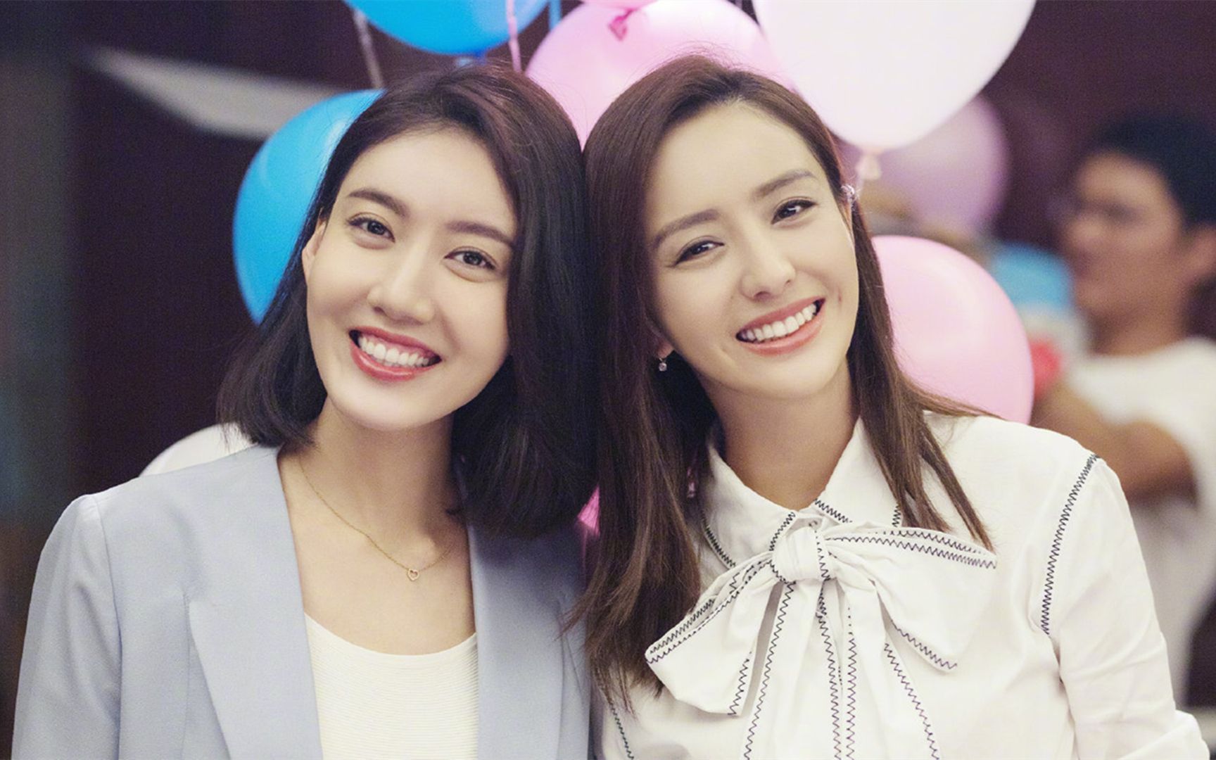 佟丽娅为高露庆生,称呼对方为嫂儿,甚至拍戏中还擦出爱情味道来