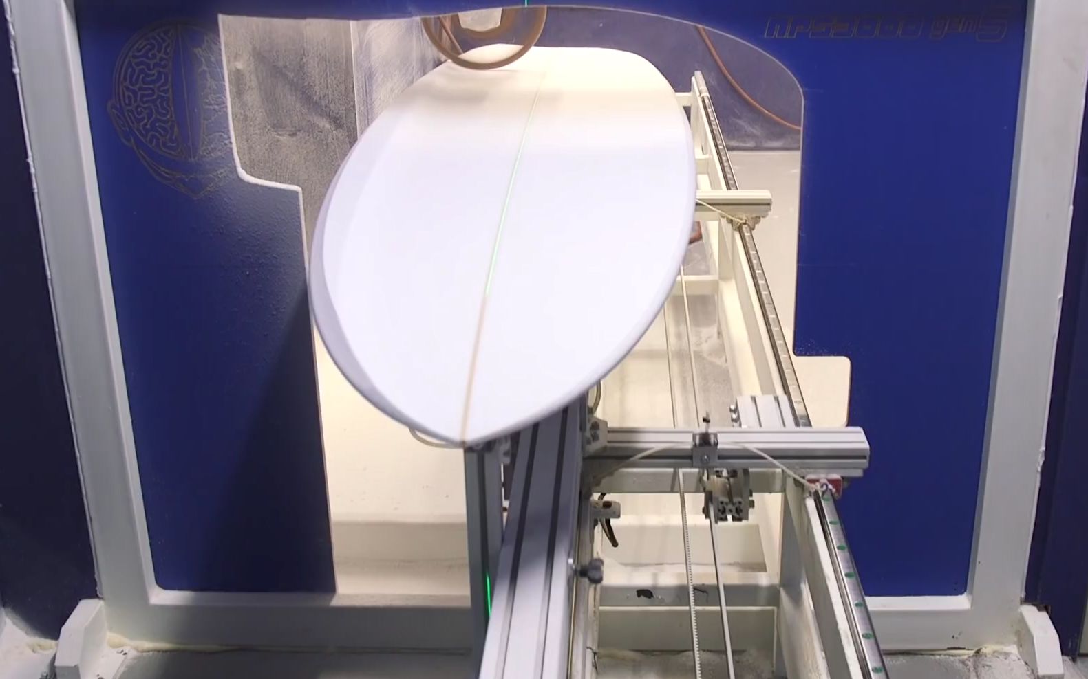 冲浪板的制作过程机器制板