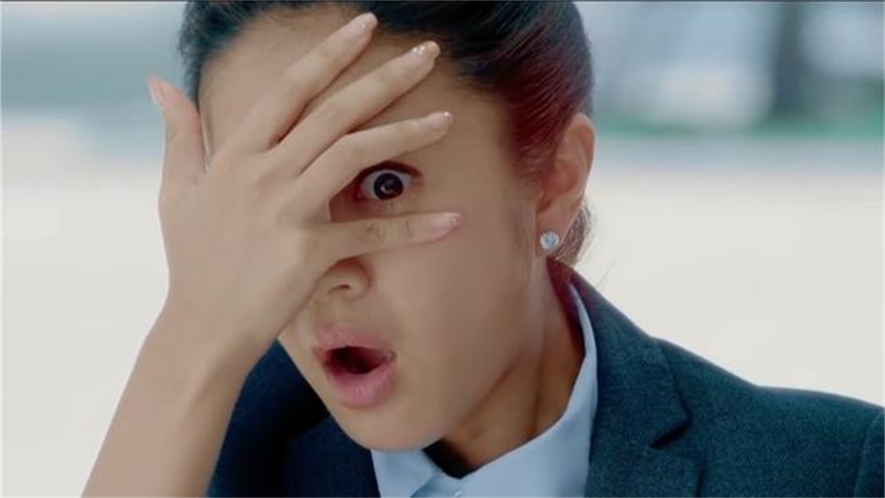 好命先生陈小春见义勇为抓贼,谁料还被拍板砖,实惨